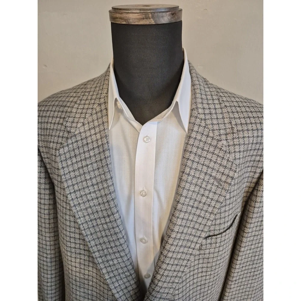 Perry Ellis Vintage 47R Gray Plaid Wool Blazer 2 Button Sport Coat USA A504